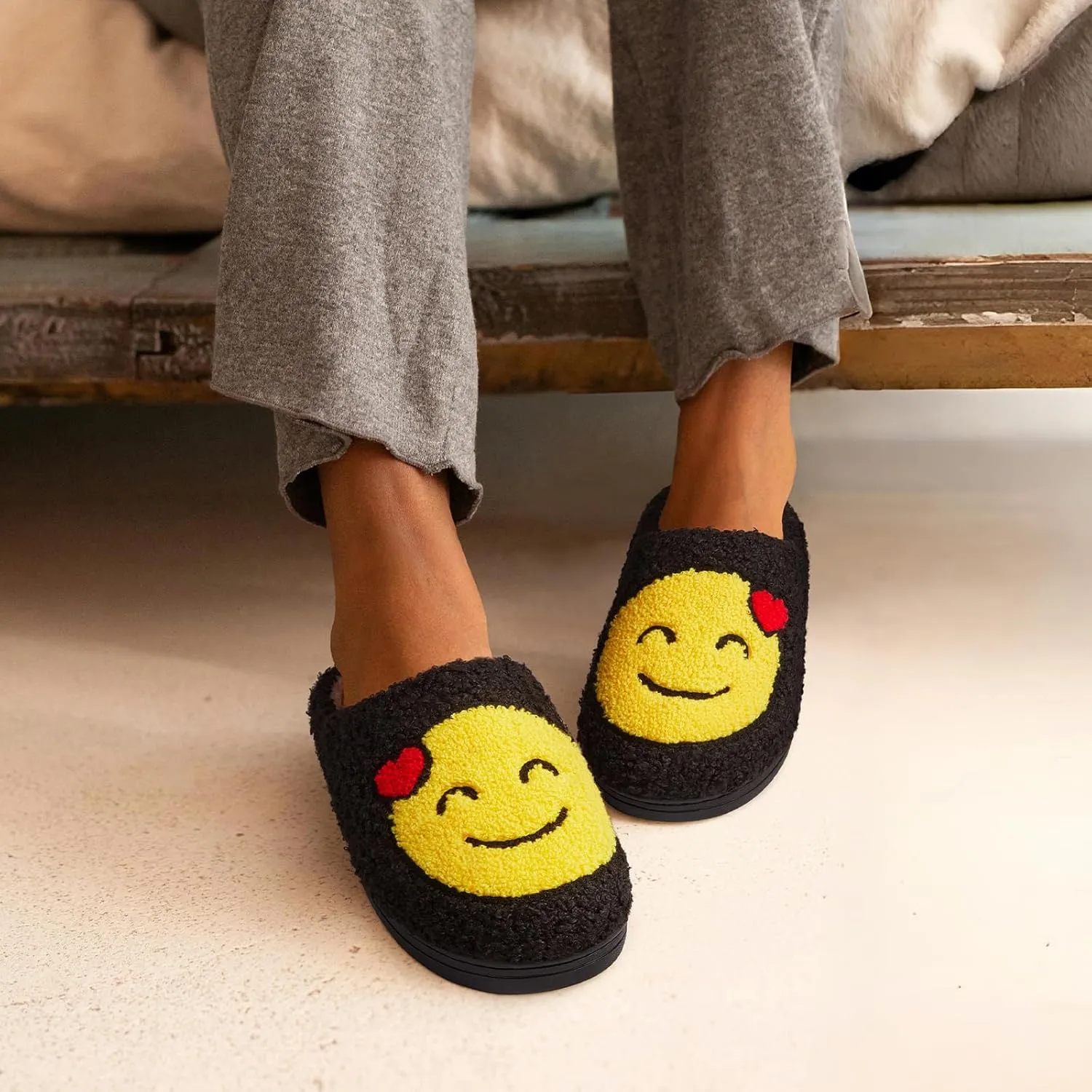 ATHMILE Smiley Face Slippers for Women Men Indoor Cute House Shoes Fuzzy Fluffy Cozy Slippers Happy Face Preppy Comfy for Bedroom Outdoor