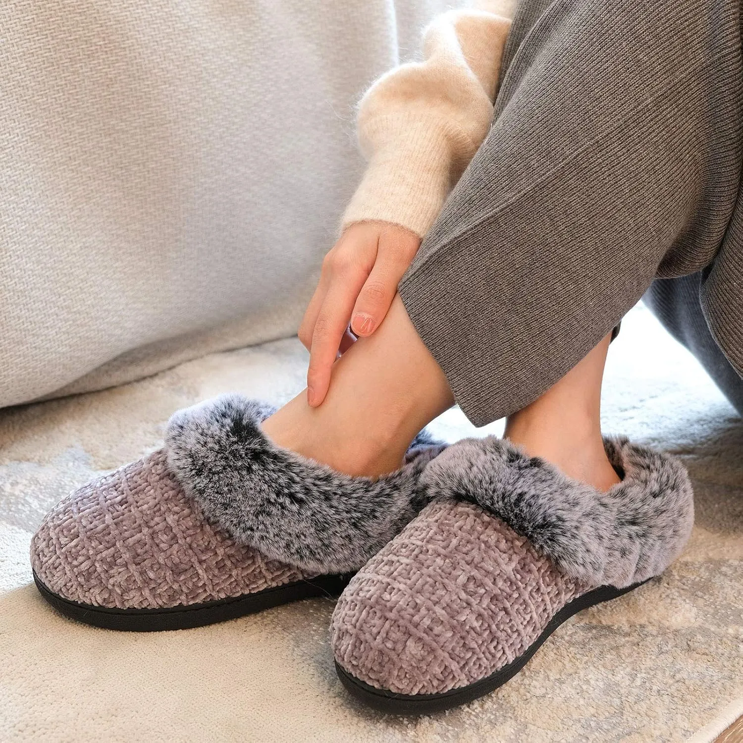 DL Women's Memory Foam Moccasin Slippers Micro Suede with Breathable Faux Fur Lining Slip On House Shoes Micro Indoor & Outdoor