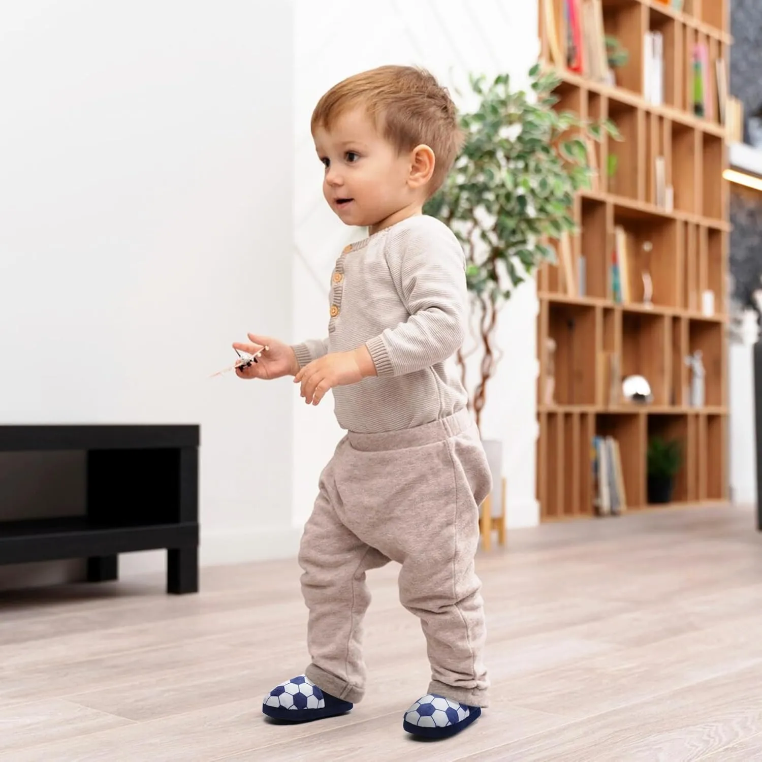 festooning Toddler Boys Girls Football Slippers Soft Fuzzy Slip-Ons Little Kid Warm Indoor House Slipper Shoes