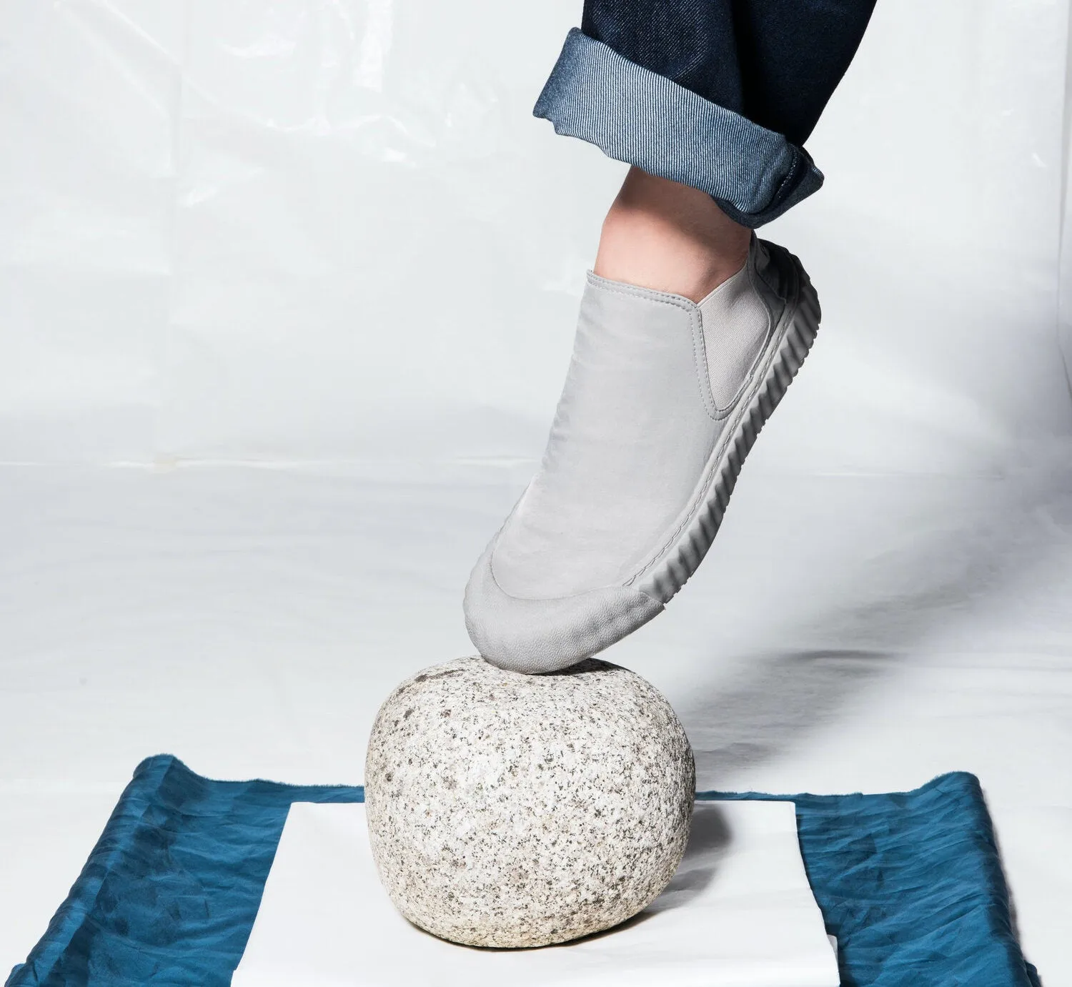 SLIP ON SNEAKERS GREY