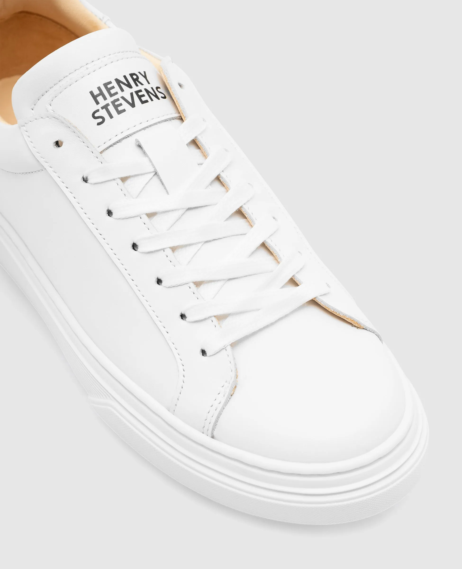 Travis S1 - White