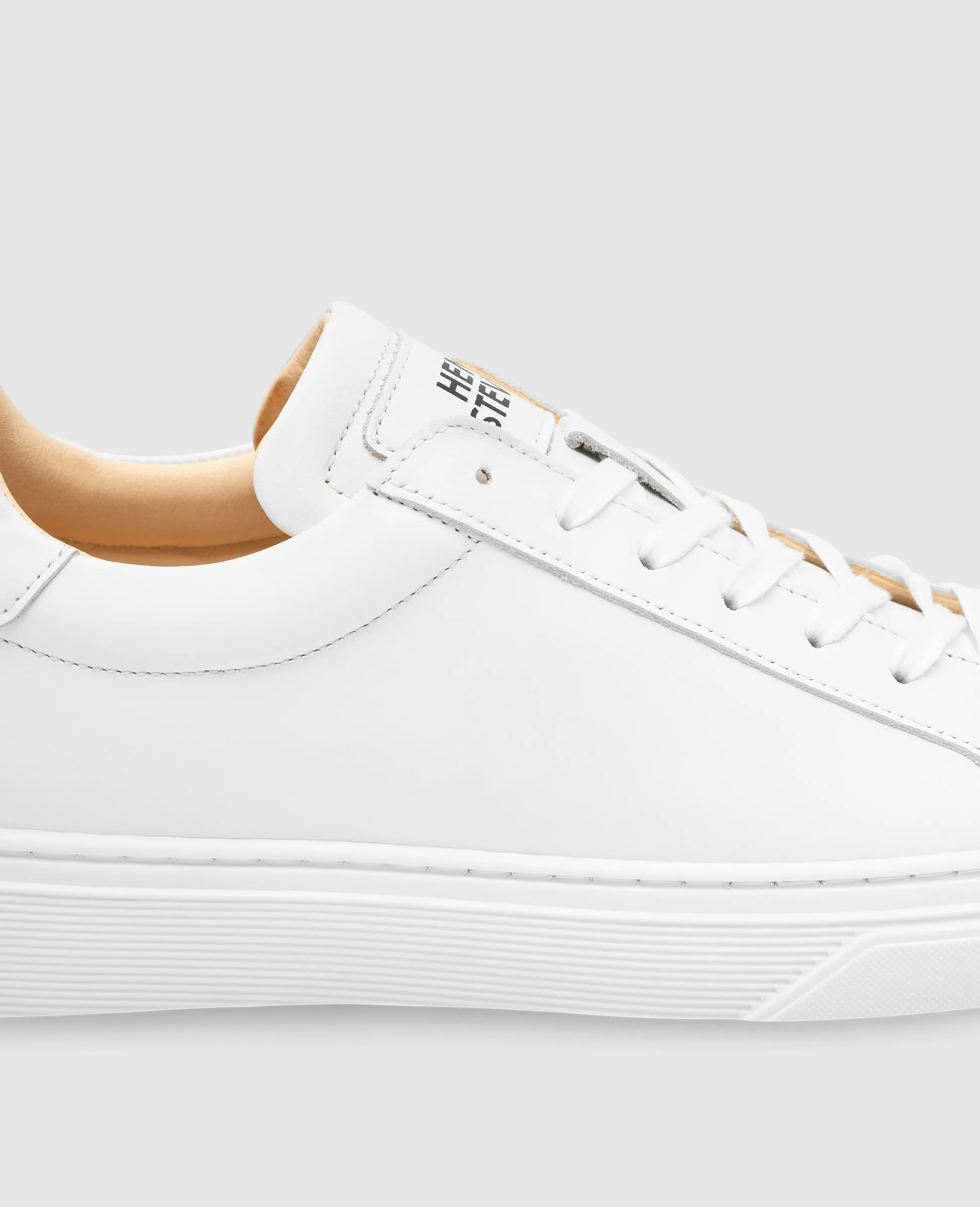 Travis S1 - White