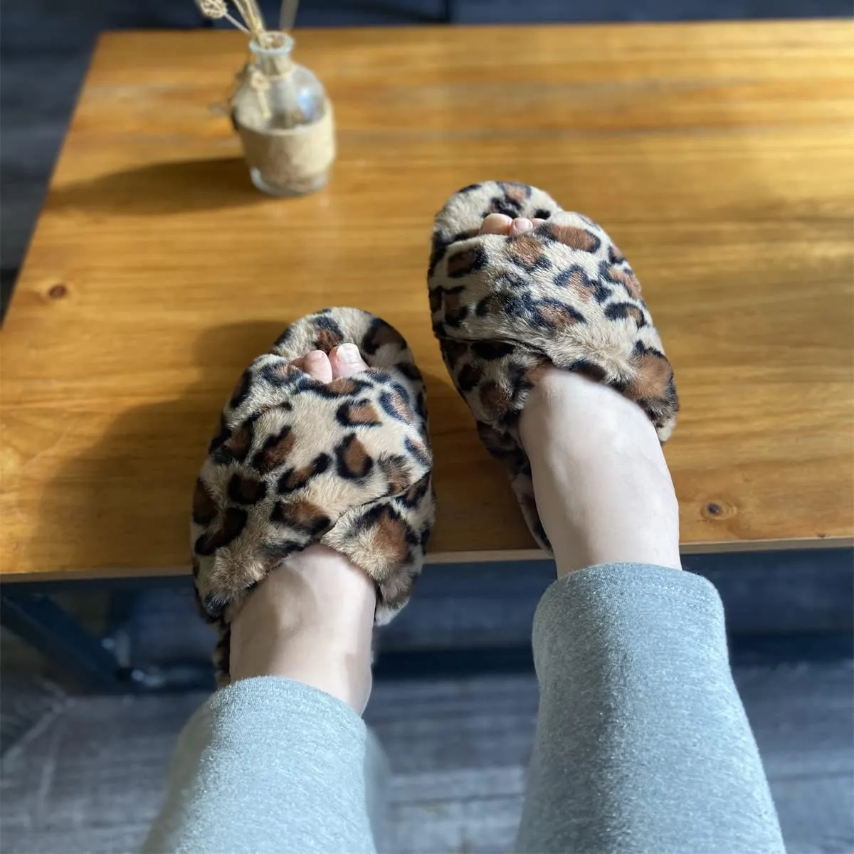 VONMAY Women's Soft Cross Band Slippers Plush Furry Slides Faux Fur Open Toe Comfy Slip On House Shoes