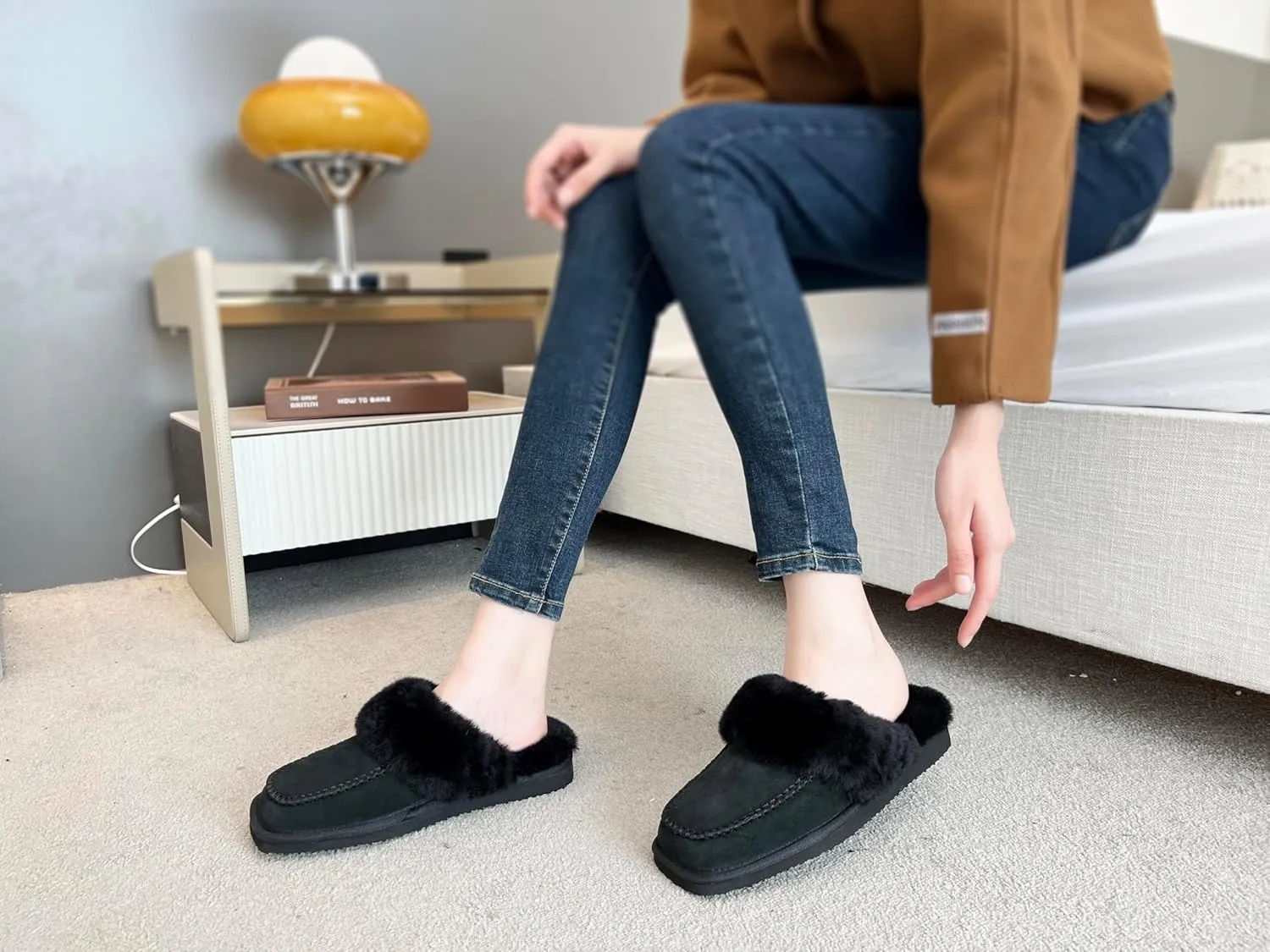 Womens Fluff Memory Foam Slippers Ladies Arch Support Warm Scuff Slippers Slip on Comfy Winter House Shoes with Non-Slip Indoor Outdoor Hard Sole