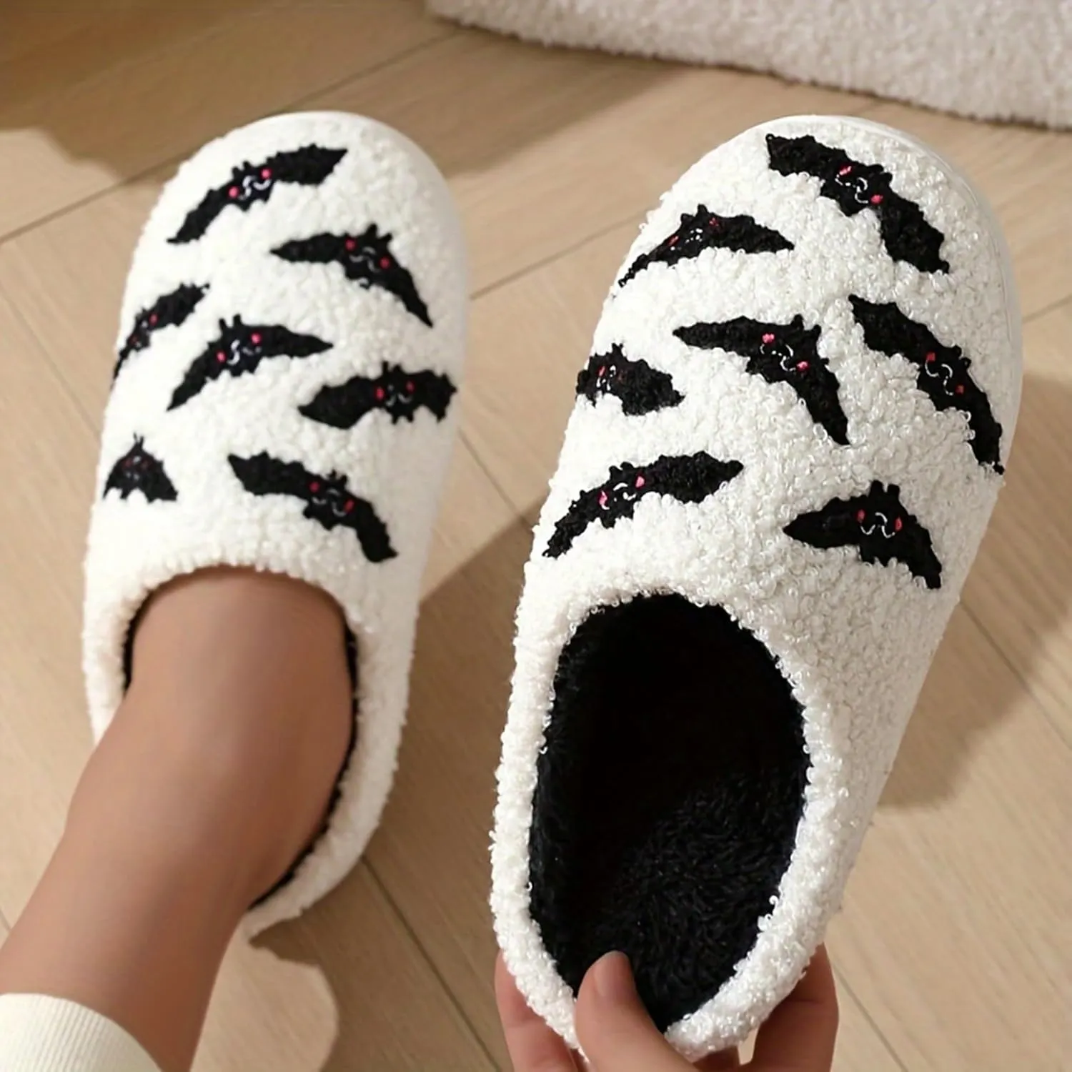 Womens Mens House Slippers Retro Comfy Warm Plush Slip on Fluffy Memory Foam Home Sippers for Winter Indoor Outdoor